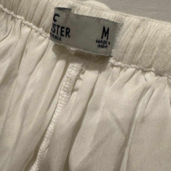 Hollister white romper - Picture 4 of 4